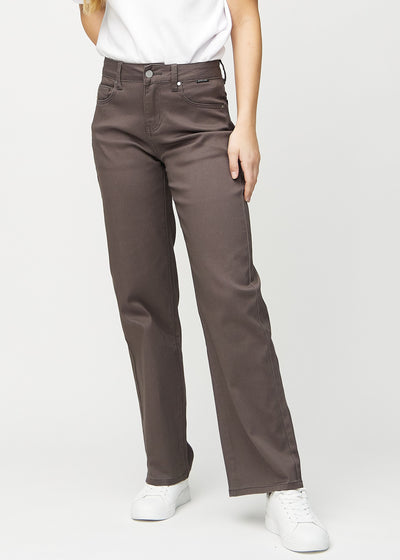 Grey-brown loose jeans, model name Thunders, which have a loose fit with plenty of width in the legs, seen from the front.