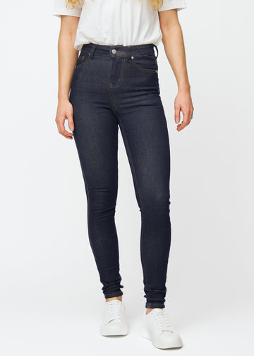 Deep dark blue denim jeans for women in the color Midnights with a skinny fit that sits close from waist to ankle, viewed from the front.